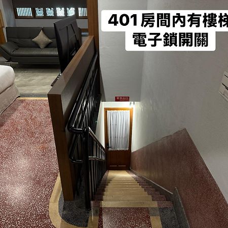 璿 旅 Syuan Hotel Tainan Luaran gambar